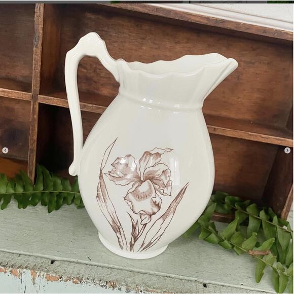 Vintage Brown Transferware PITCHER Ironstone Pottery Daffodil Flower Vanity - Picture 2 of 8